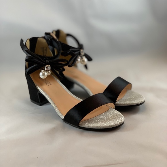 badgley mischka pernia